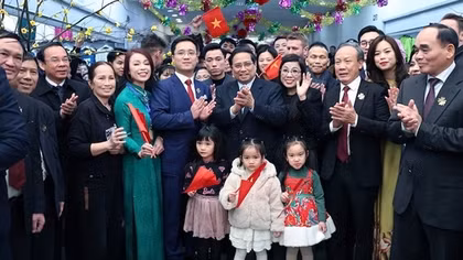 Thủ tướng Phạm Minh Chính thăm Trung tâm thương mại lớn của người Việt tại Ba Lan