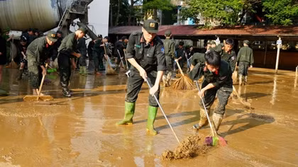 Bão dồn dập không có khoảng nghỉ đủ dài để khắc phục hậu quả
