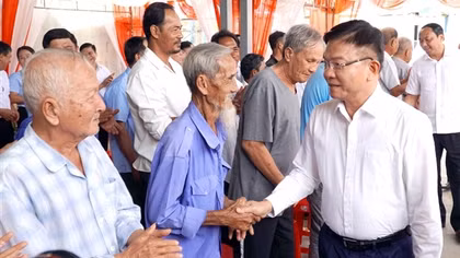Phó Thủ tướng Lê Thành Long dự Ngày hội Đại đoàn kết toàn dân tộc tại An Giang