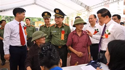 Xây dựng phong trào “Toàn dân bảo vệ ANTQ” cả trên không gian mạng