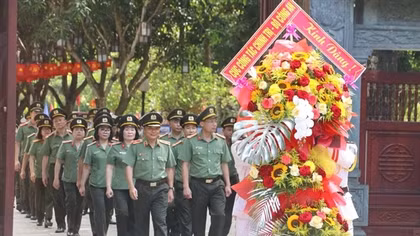 Cục Công tác Chính trị tổ chức nhiều hoạt động ý nghĩa tại quê hương Chủ tịch Hồ Chí Minh