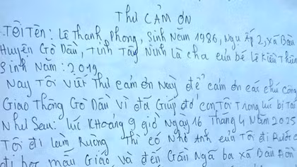 CSGT đưa cháu bé 5 tuổi bị cuốn chân vào bánh xe đạp đi cấp cứu