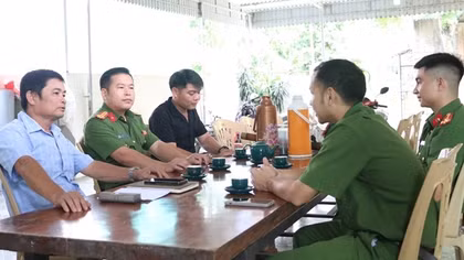 Trưởng Công an xã - Người thắp lửa bình yên nơi cơ sở