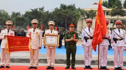 Đoàn Cảnh sát đặc nhiệm số 2 đón nhận danh hiệu Anh hùng lực lượng vũ trang nhân dân