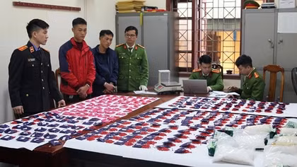 Tận cùng nỗi đau khi “lá vàng” ngồi khóc “lá xanh”