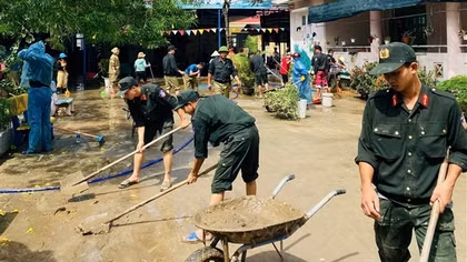 Chuyện chưa kể của CSCĐ Công an Đắk Lắk sau những ngày dầm mình giúp dân vượt qua lũ lụt lịch sử