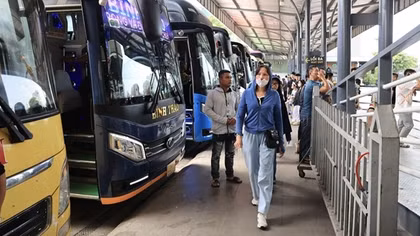 Vé xe khách dịp Tết Nguyên đán: Mở bán đến đâu, khách mua tới đó