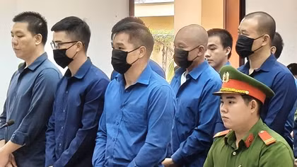 “Nhận quà” là súng đạn, Bình "Kiểm" và đồng phạm ra tòa