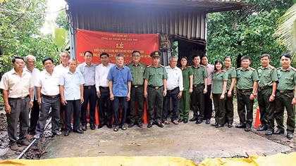 Ấm tình đồng chí, đồng đội