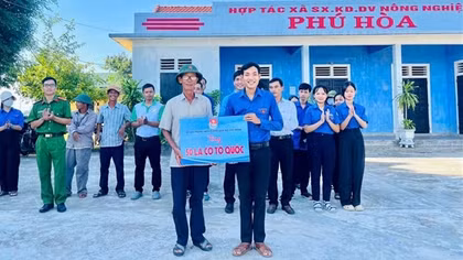 Chuyện về hai cán bộ Đoàn cấp xã vừa được Bộ trưởng Bộ Công an khen tặng