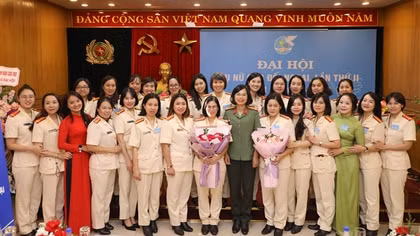 Phụ nữ Cục Đối ngoại viết tiếp hành trình cống hiến
