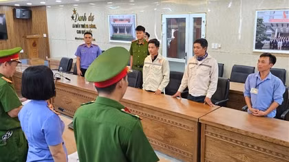 Khởi tố 3 bị can liên quan vụ chôn lấp 162 tấn thải rắn tại Đà Nẵng