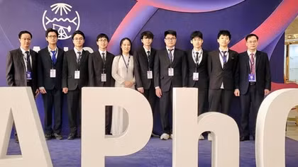 Cả 8 học sinh Việt Nam giành huy chương Olympic Vật lý Châu Á 2025
