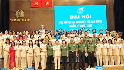 Bản lĩnh chính trị vững vàng của nữ chiến sĩ An ninh điều tra