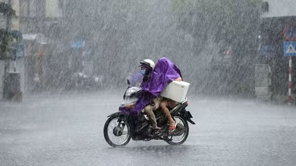 Mưa dông nhiều nơi từ Bắc vào Nam