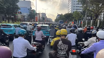 TP Hồ Chí Minh: Ngừng đăng ký mới phù hiệu đối với xe máy công nghệ sử dụng xăng từ tháng 1/2026
