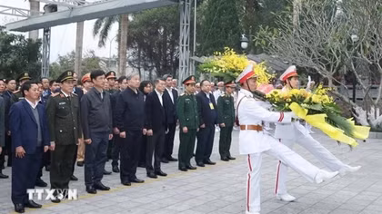 Tổng Bí thư Tô Lâm dâng hương tưởng nhớ và tri ân các Anh hùng liệt sỹ