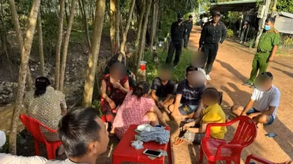 Trắng tay vì cờ bạc xuyên biên giới