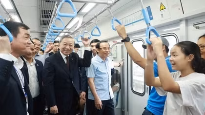 Tổng Bí thư Tô Lâm trải nghiệm thực tế Tuyến Metro Bến Thành-Suối Tiên