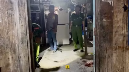 Va chạm với chó, chém hàng xóm 2 người thương vong