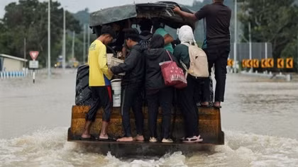 Bão lũ cướp đi sinh mạng của hàng trăm người ở Đông Nam Á