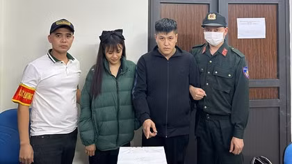 Nửa đêm, đôi nam nữ đi ô tô mang lượng lớn ma tuý bị Cảnh sát 141 bắt giữ