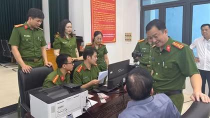 Công an Thanh Hóa đồng loạt triển khai cấp đổi thẻ đảng viên trên nền tảng dữ liệu dân cư