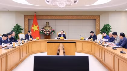 Khẩn trương xây dựng lộ trình chuyển đổi sang phương tiện sử dụng điện, năng lượng xanh