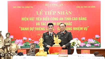 Bảo tàng CAND tiếp nhận nhiều hiện vật đặc biệt của Công an tỉnh Cao Bằng