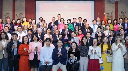 Thủ tướng Phạm Minh Chính gặp gỡ cộng đồng người Việt Nam tại Pháp