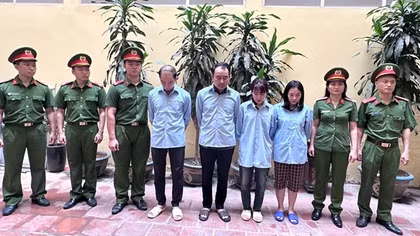 Bí thư phường "vòi" hơn 1,1 tỷ đồng của chủ bãi xe trái phép