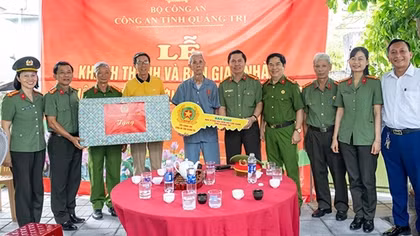 Công an tỉnh Quảng Trị khánh thành, bàn giao nhà ở cho hội viên Hội Cựu CAND