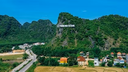 Đánh thức “viên kim cương xanh” du lịch Quảng Bình