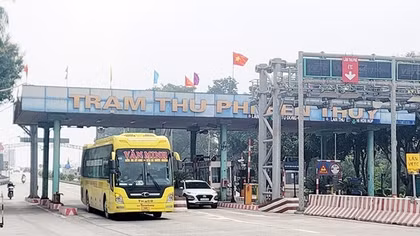 Những dấu hỏi từ việc không miễn phí qua cầu Bến Thủy 1