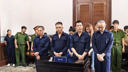 Nữ tiếp viên hàng không và “chồng hờ” cho nhân viên nữ bán dâm để tăng doanh thu