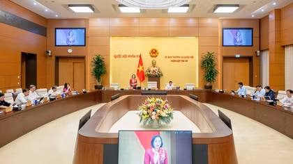 Thông qua một số nghị quyết về công tác ứng cử, bầu cử đại biểu Quốc hội và HĐND các cấp