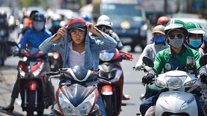 Miền Bắc tiếp tục mưa, Nam Bộ trời nóng trở lại