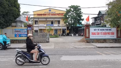 Thu không đủ chi, một số cơ sở y tế ở Huế nợ lương người lao động