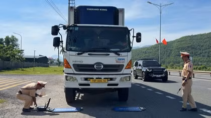 CSGT Công an TP Huế phát hiện, xử lý 287 trường hợp xe quá khổ, quá tải