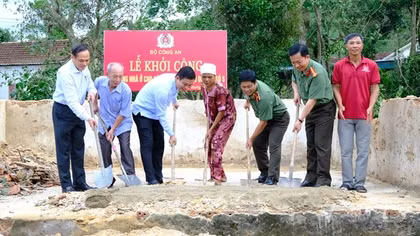 Khởi công xây dựng nhà mới cho hộ dân bị thiệt hại trong bão số 5 tại Hà Tĩnh