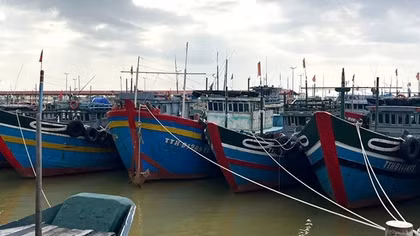 Nhiều tàu cá của ngư dân ở Huế nằm bờ do chưa nhận được kinh phí hỗ trợ nhiên liệu