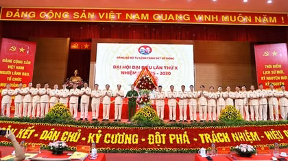 Cảnh sát cơ động phải trung thành, tin cậy, là "thanh bảo kiếm" bảo vệ Đảng, Nhà nước và nhân dân