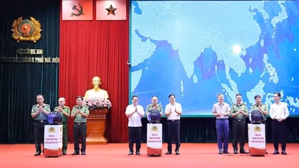 Phổ cập tri thức cơ bản về chuyển đổi số, kỹ năng số trong Công an TP Hà Nội
