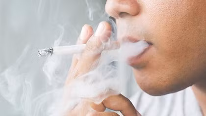 Hút thuốc lá có nguy cơ ung thư miệng cao gấp 5-6 lần