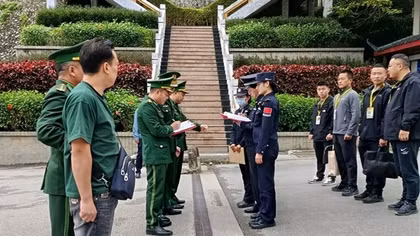 Bàn giao đối tượng người nước ngoài trốn truy nã khu vực biên giới Tây Ninh