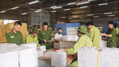 Bài 4: Những chuyển biến rõ rệt ở địa bàn ven biển, biên giới