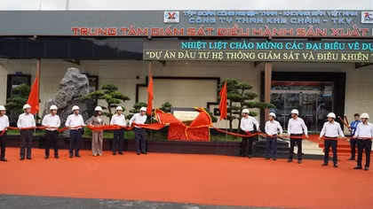 Đảng ủy TKV gắn biển công trình chào mừng Đại hội đại biểu Đảng bộ Chính phủ lần thứ I, nhiệm kỳ 2025 - 2030