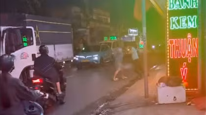 Một tài xế xe công nghệ bị đánh bằng mỏ lết do mâu thuẫn trên đường