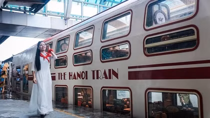 Chính thức vận hành, mở bán vé đoàn tàu "Hà Nội 5 cửa ô"
