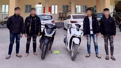 CSGT ngăn chặn nhóm thanh niên vác dao đi chém nhau trả thù
